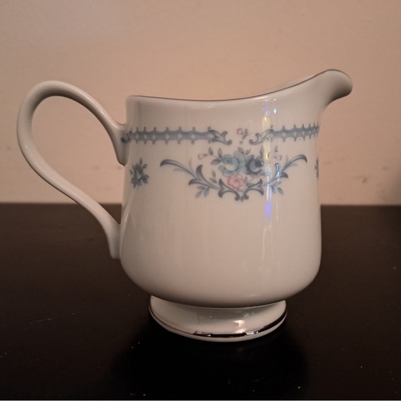 Elegant Floral Creamer - Picture 3 of 8